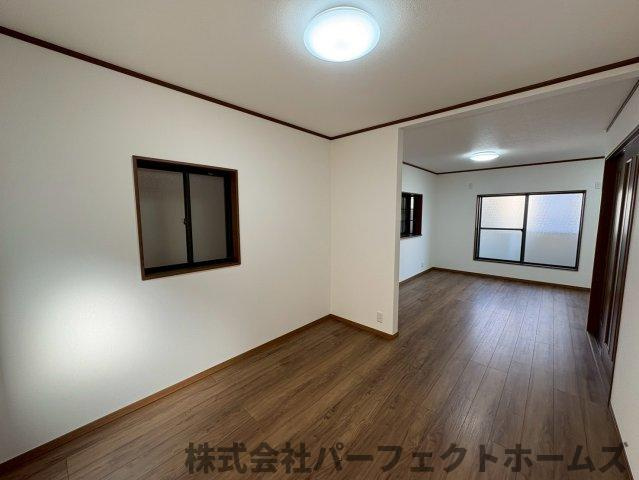 津田東町3丁目中古戸建の洋室|スタンダードな洋室です