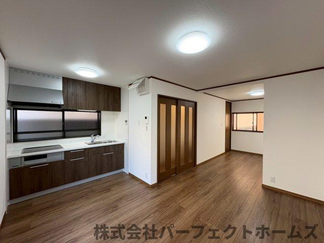 津田東町3丁目中古戸建の居間・リビング|ゆったりとした居間です