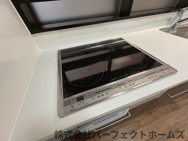 津田東町3丁目中古戸建のキッチン|キッチンでお料理をお楽しみください