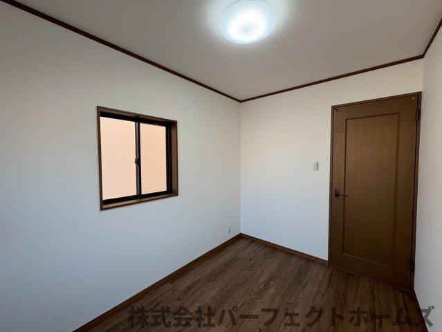 津田東町3丁目中古戸建の洋室|広々とした洋室です