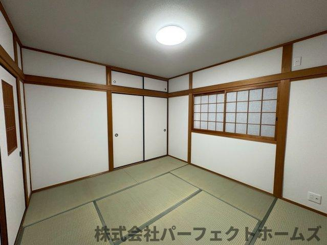 津田東町3丁目中古戸建の和室|柔らかい畳が心地よい和室