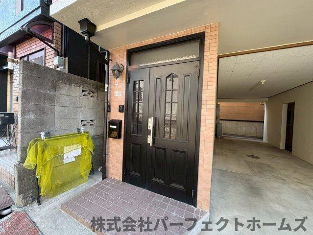 津田東町3丁目中古戸建のエントランス