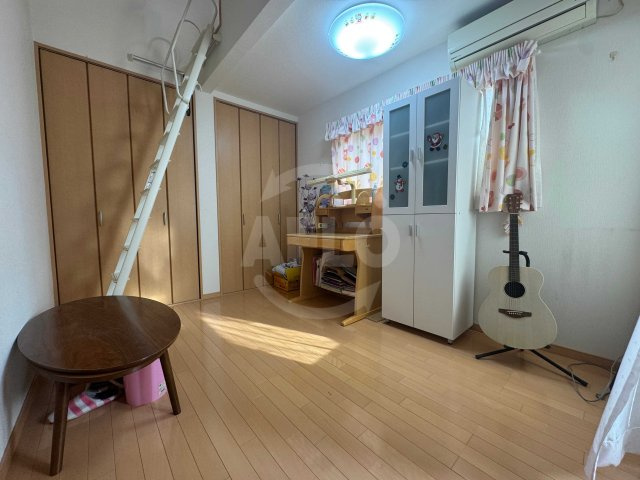 豊中市螢池東町１丁目戸建ての洋室|2F洋室（ロフトあり）　クリーニング後の引き渡しとなります。