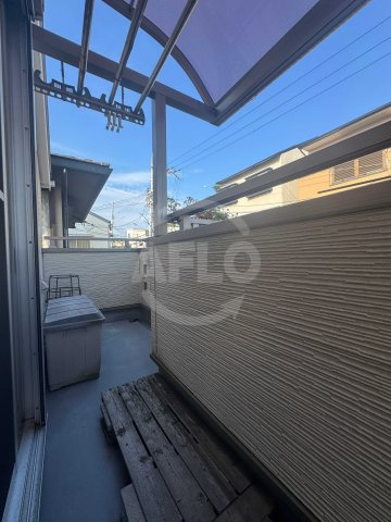 豊中市螢池東町１丁目戸建てのバルコニー|2F洋室　クリーニング後の引き渡しとなります。