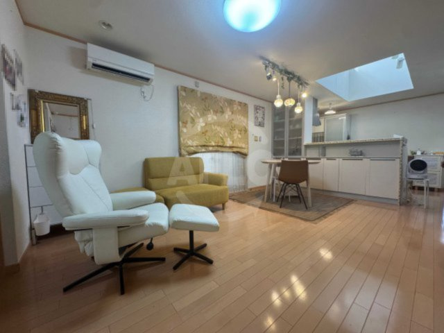 豊中市螢池東町１丁目戸建ての居間・リビング|リビング　クリーニング後の引き渡しとなります。