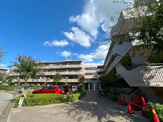 ベルパーク八千代　R棟の外観|村上駅　徒歩13分。敷地内に公園がある住環境。新規内装リフォーム物件。ぜひご内覧ください！