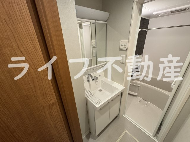 Belgique鴻池の独立洗面台|独立洗面化粧台付き