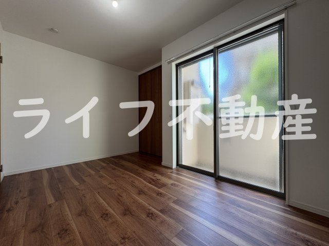 Belgique鴻池の居間・リビング|こちらのリビングで趣味の時間をお楽しみください