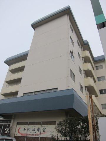 新潟市中央区関屋金鉢山町の中古マンションの外観