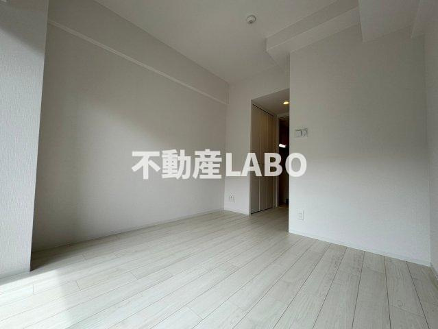 エスリード弁天町ルシェンテの洋室