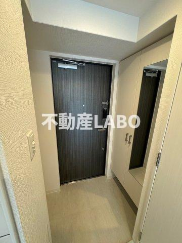 エスリード弁天町ルシェンテの玄関