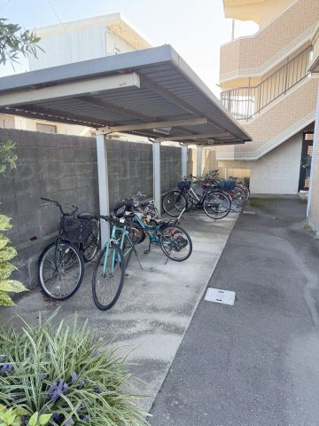 グリーンヒル櫛原のその他共用部分|駐輪場に自転車も停められます♪