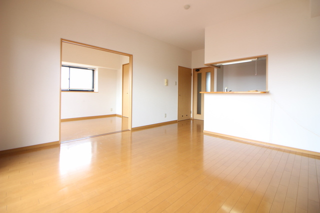 グリーンヒル櫛原の居間・リビング|広いリビング★