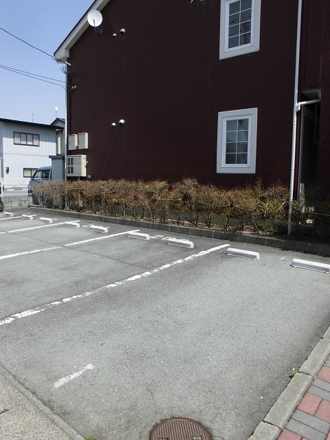 ハピネスヴィレッヂＢの駐車場|駐車場