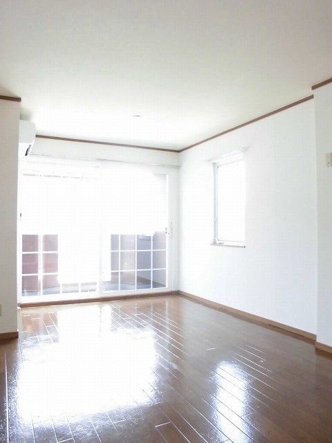 ハピネスヴィレッヂＢの居間・リビング|居室・リビング