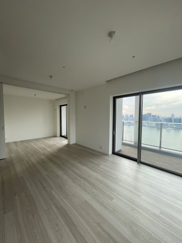 SKY DUO PARK VILLAGE T棟 35階の居間・リビング