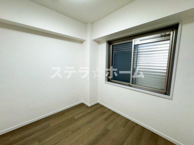 秀和南茨木レジデンスの洋室|コンパクトで使いやすい洋室です