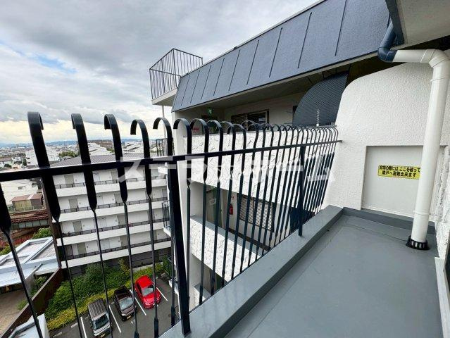 秀和南茨木レジデンスのバルコニー|陽当たり良好なバルコニーです