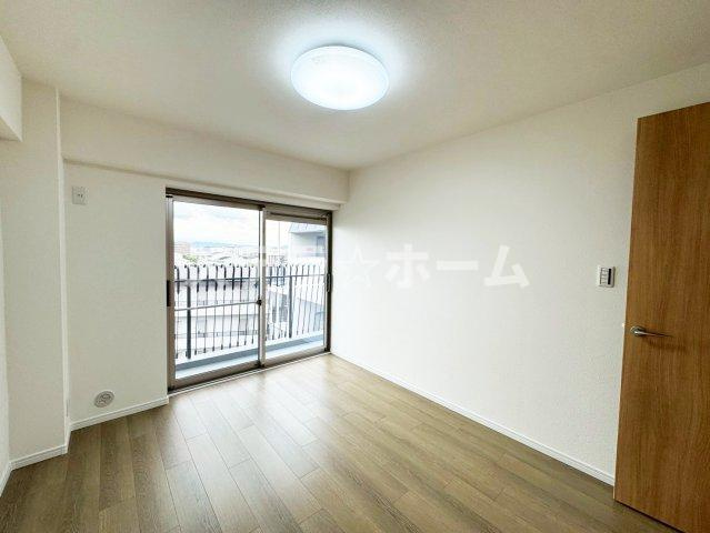 秀和南茨木レジデンスの洋室|洋室です