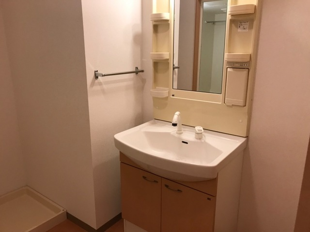 コンフォール．アイ・ディ・エー（Ⅰ・Ｄ・Ａ）の洗面所|洗面