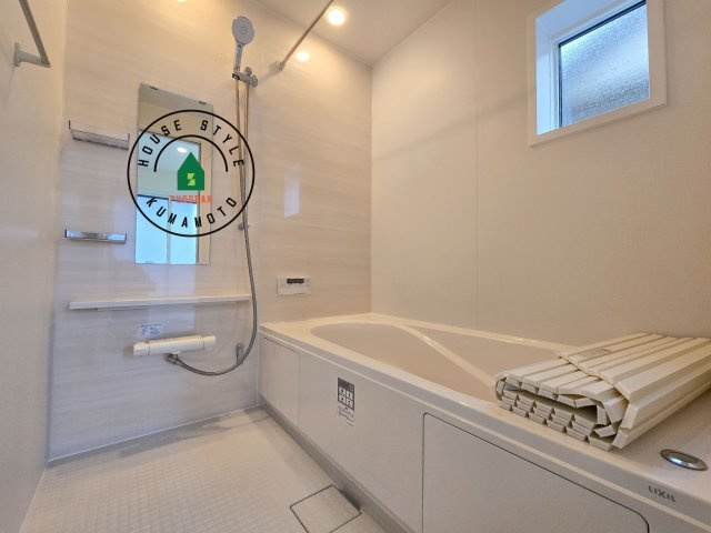 熊本市北区池田3丁目第1₋2棟（1号棟）の浴室|1日の疲れを癒してくれる広々バスルーム。雨の日のお洗濯にも大活躍な浴室乾燥機付です！