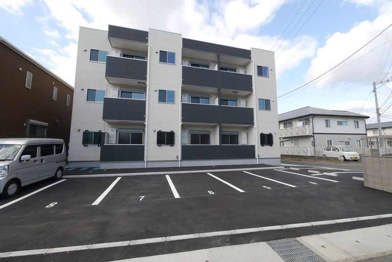 ジリオ鳥栖の駐車場|駐車スペースもあります☆