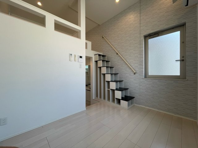 クレスト小岩の居間・リビング|別号室イメージの為、現状を優先致します。