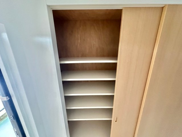 キャッスルコート西新町の玄関