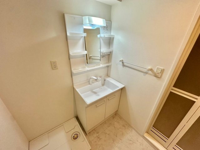 キャッスルコート西新町の洗面所