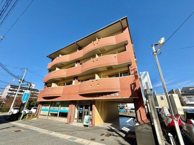 ジェルメ城陽の外観