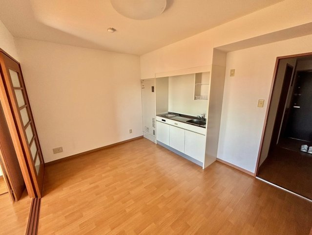 ジェルメ城陽の居間・リビング