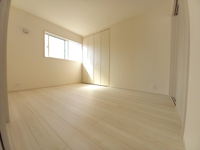 水戸河和田　3期の洋室|キッチン隣の洋室です♪お子様と過ごしたり、来客用に最適です♪