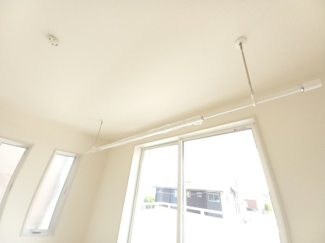 水戸河和田　3期の内装|室内物干し完備で天気の悪い日でもお洗濯物ができます♪
