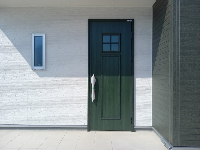 水戸河和田　3期の玄関|おしゃれなエントランスデザイン。帰りたくなる家、住む幸せ、ご見学の際はお問合せ下さい。心よりお待ちしております。