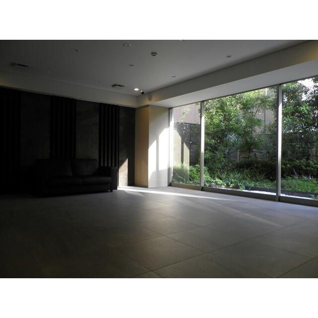 アプリーレ東中野のロビー