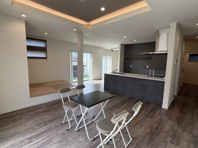 【居間・リビング】 | 四日市市みゆきヶ丘一丁目