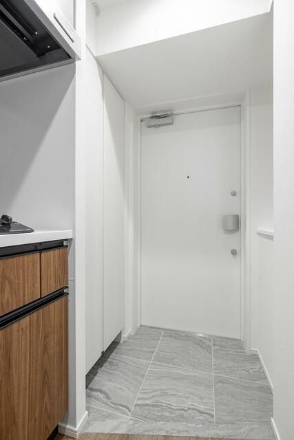 アジールコート三宿テラスの玄関