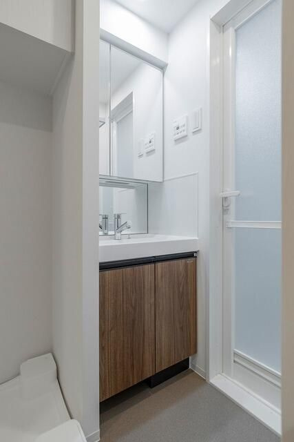 アジールコート三宿テラスの洗面所