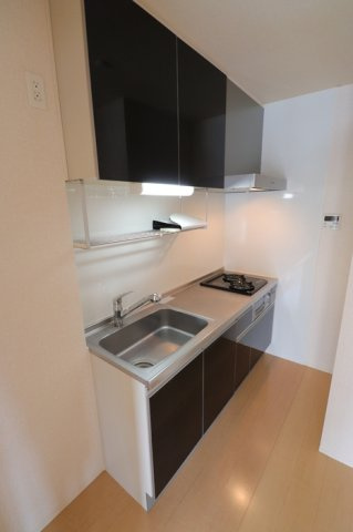 ブリエヴェール都のキッチン|2口コンロ・グリル付のシステムキッチンです♪