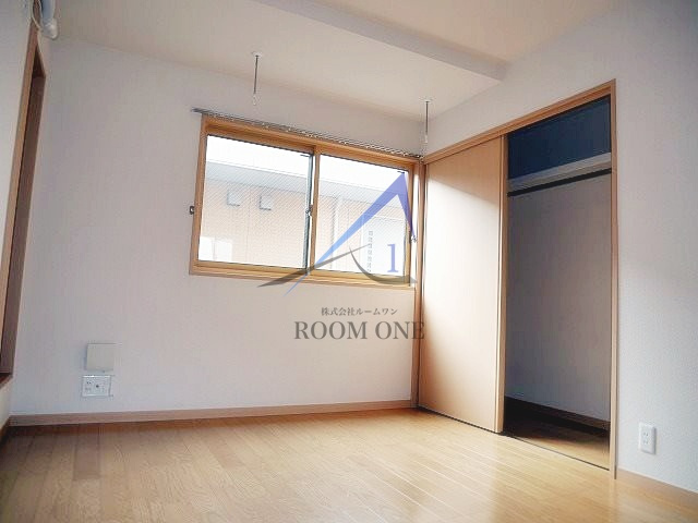 ネオコーポフロラⅠの居間・リビング|洋室のお部屋です。