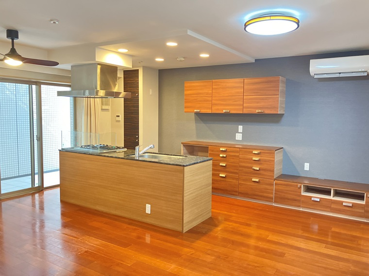 ゆったり過ごせる居間です