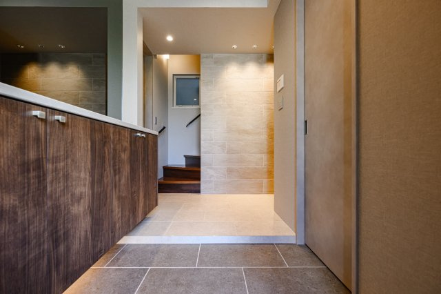 目黒区洗足　デザイナーズ新築戸建の玄関
