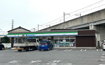  | プロニティおおたかの森 | ファミリーマート 流山駒木店 1km