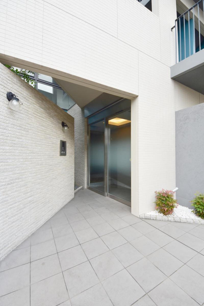 カーサ　ルボートンのエントランス