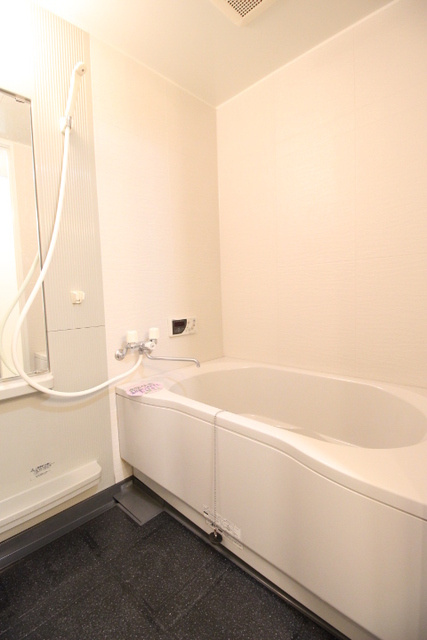 カントリーハイムむらたⅠ番館の浴室|追い焚き付きのお風呂です♪