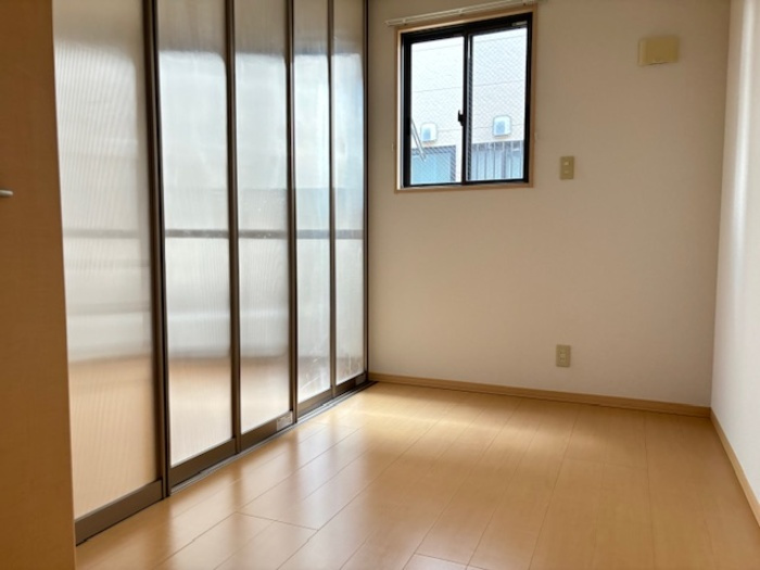 フローラ国分の寝室|クローゼット付の洋室です☆