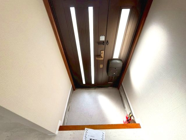 喜志新家1丁目貸家の玄関