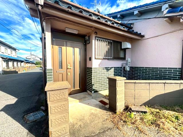 喜志新家1丁目貸家のエントランス