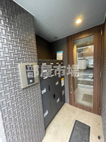 カーサ上野入谷のエントランス