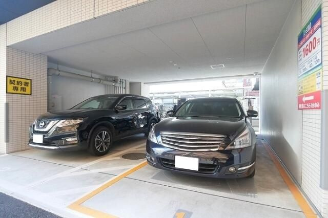 ジェノヴィア浅草Ⅲグリーンヴェールの駐車場